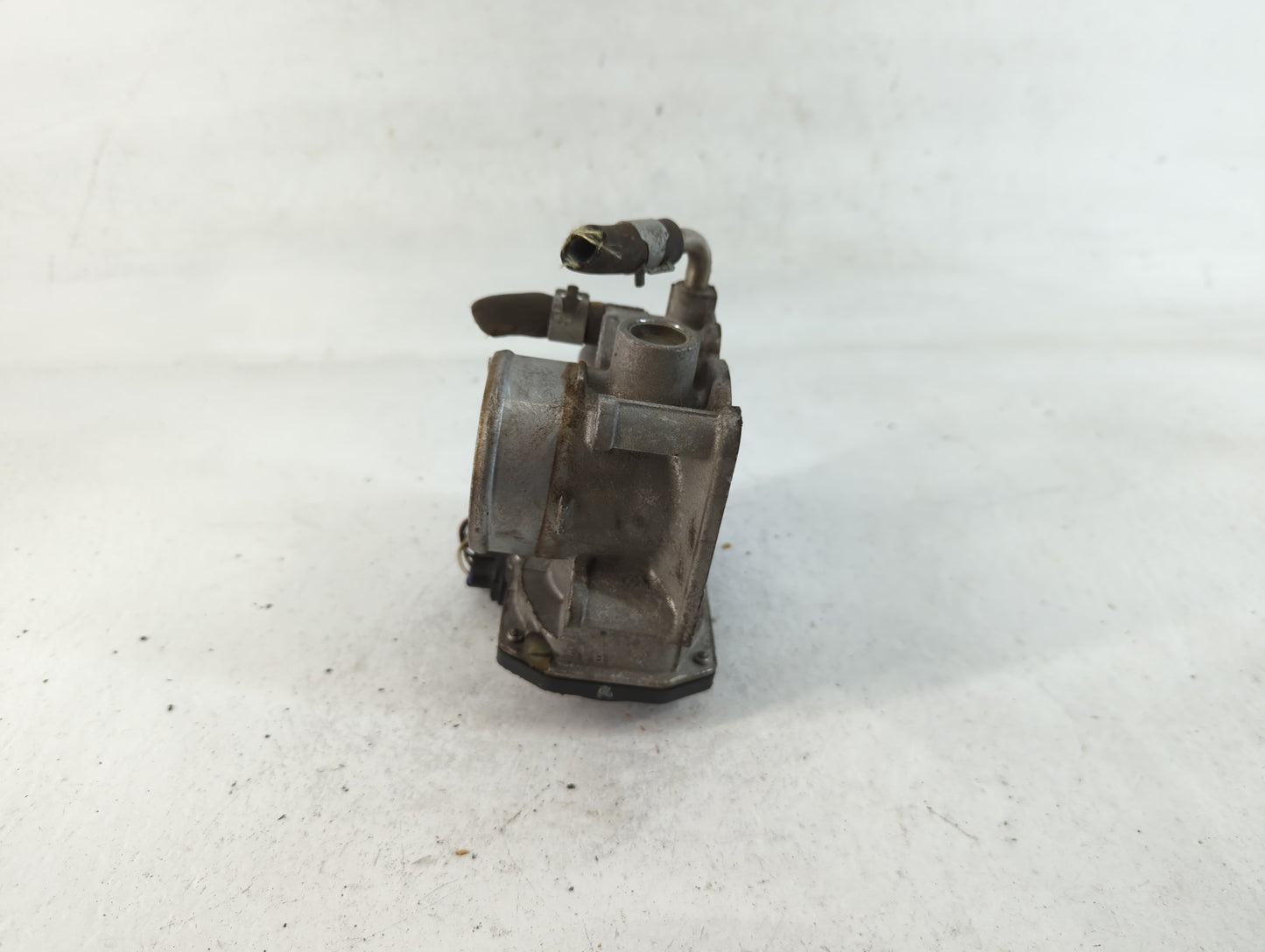 2012-2019 Nissan Versa Throttle Body P/N:3AA50-02 F Fits Fits 2012 2013 2014 2015 2016 2017 2018 2019 OEM Used Auto Parts - 