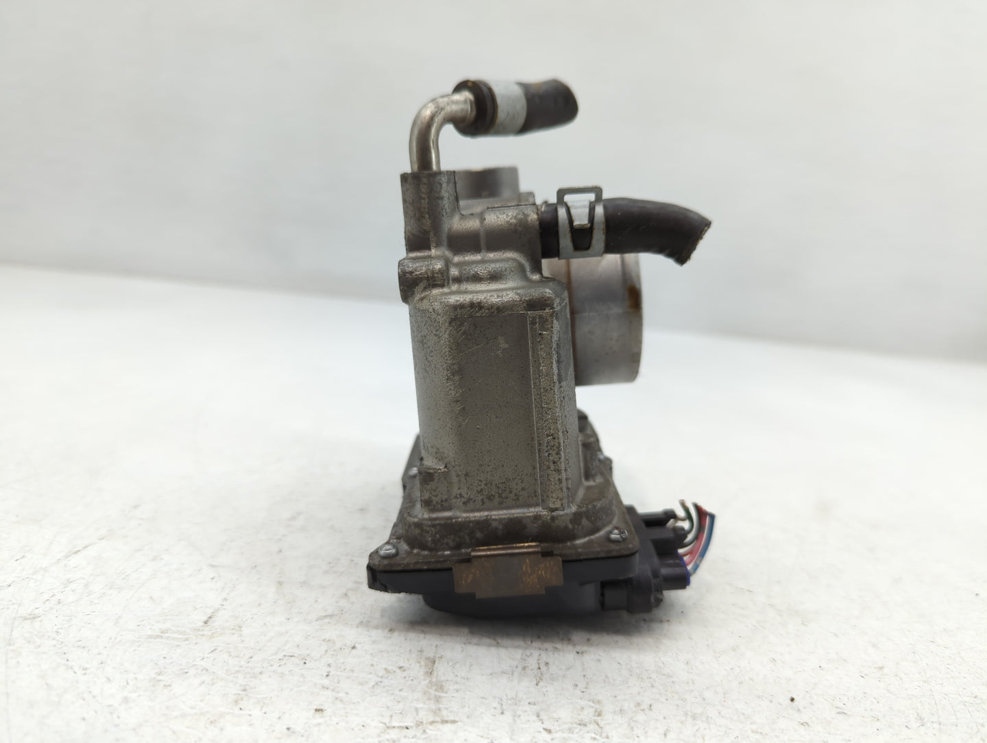 2012-2019 Nissan Versa Throttle Body P/N:3AA50-02 F Fits Fits 2012 2013 2014 2015 2016 2017 2018 2019 OEM Used Auto Parts - 