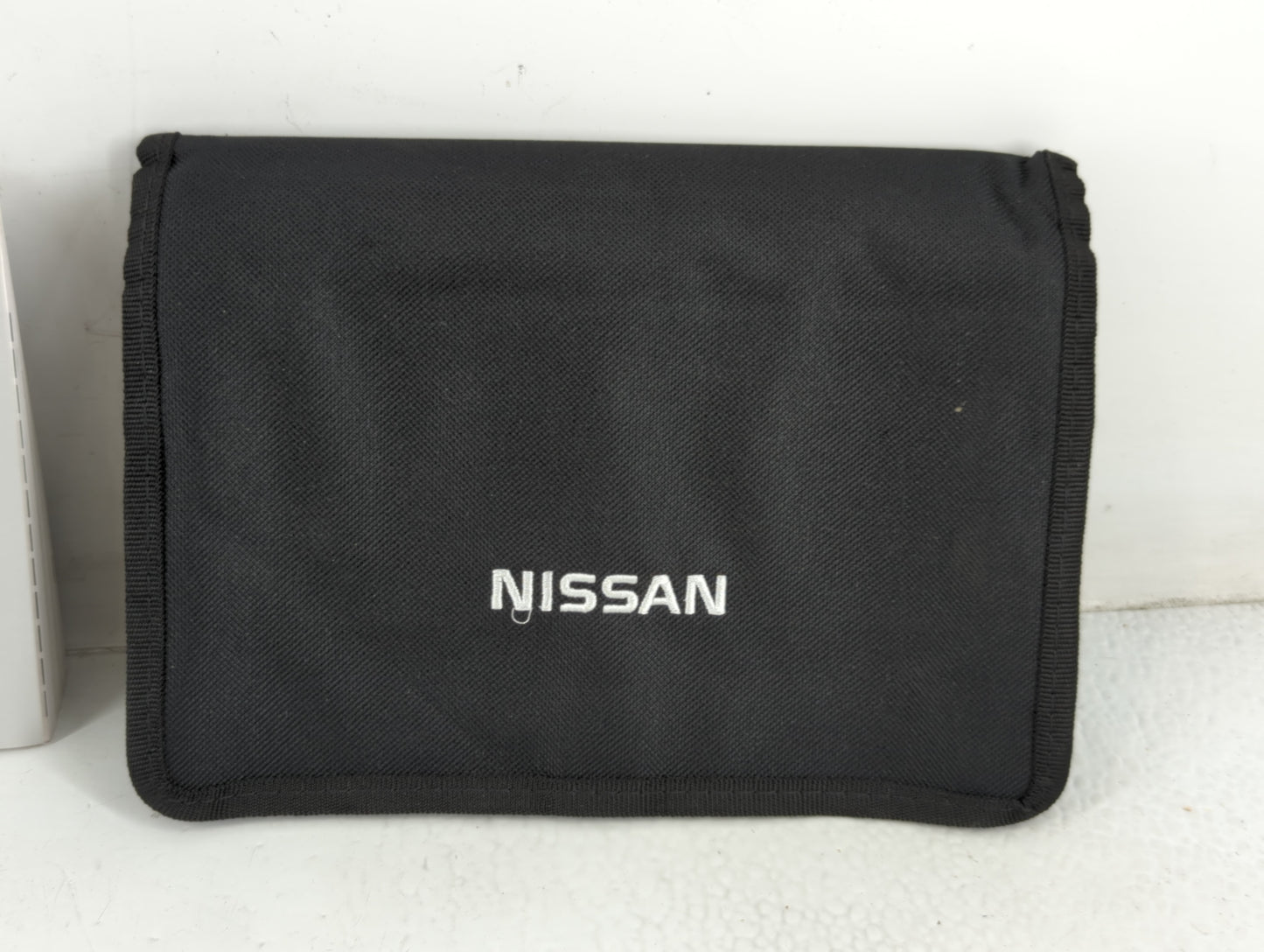 2017 Nissan Versa Note Owners Manual Book Guide P/N:OM17EM 0E12U0 OEM Used Auto Parts - Oemusedautoparts1.com