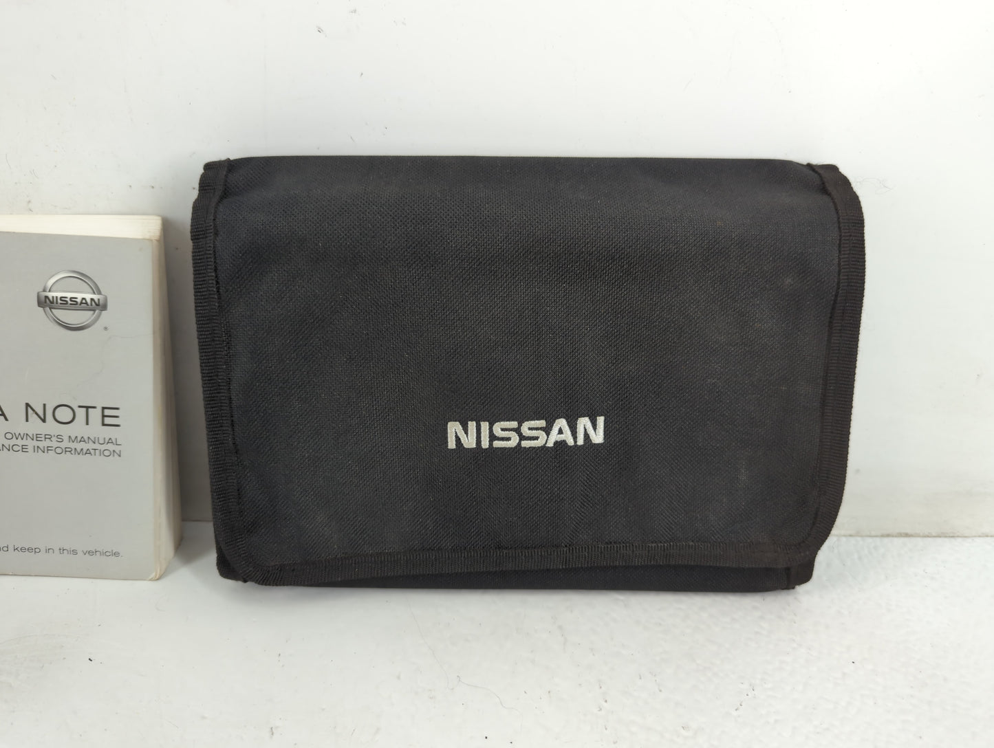 2017 Nissan Versa Note Owners Manual Book Guide P/N:OM17EA 0E12U0 OEM Used Auto Parts - Oemusedautoparts1.com
