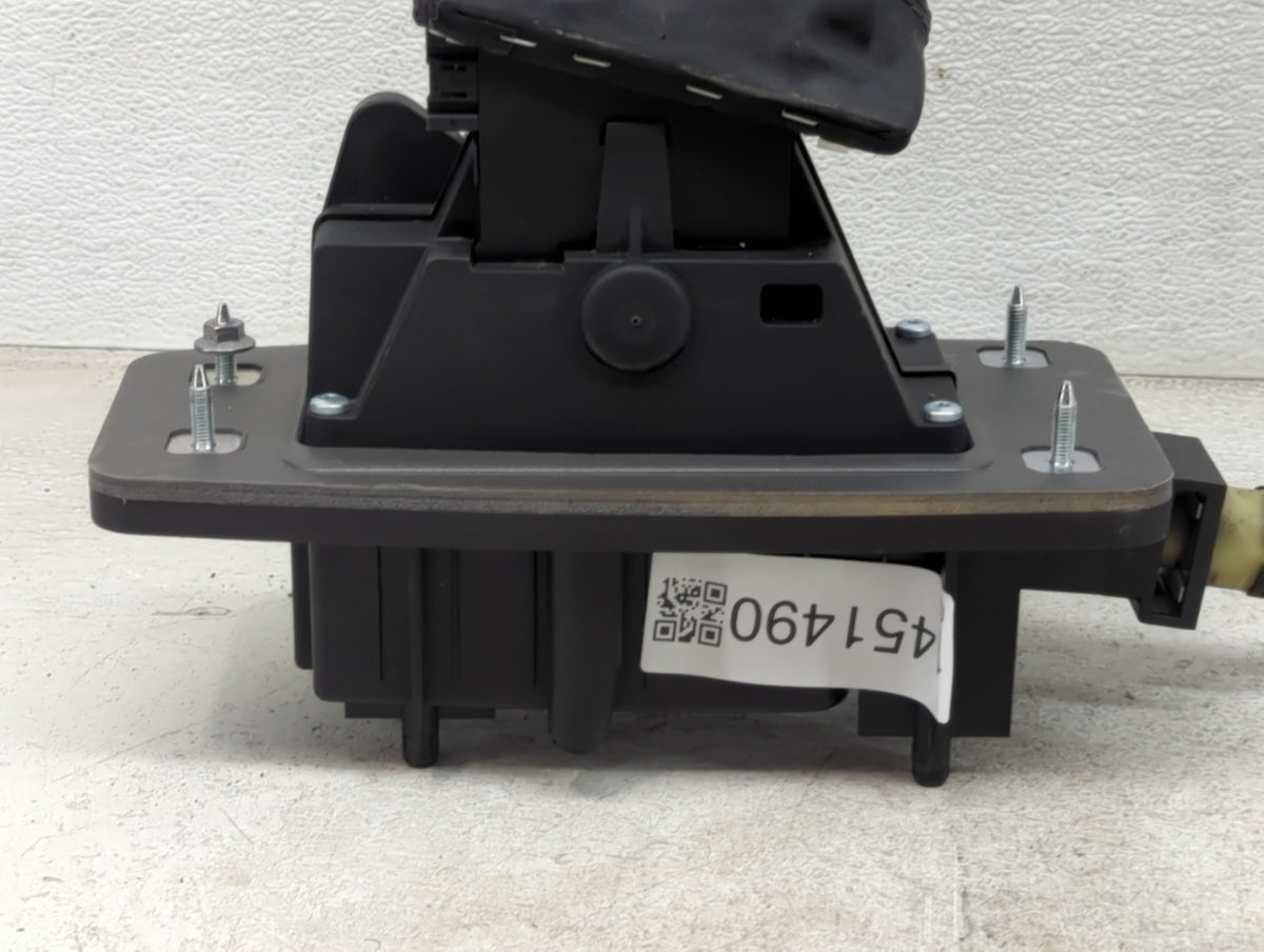 2017 Porsche Macan Floor Console Assembly Shifter 1451490 - Oemusedautoparts1.com
