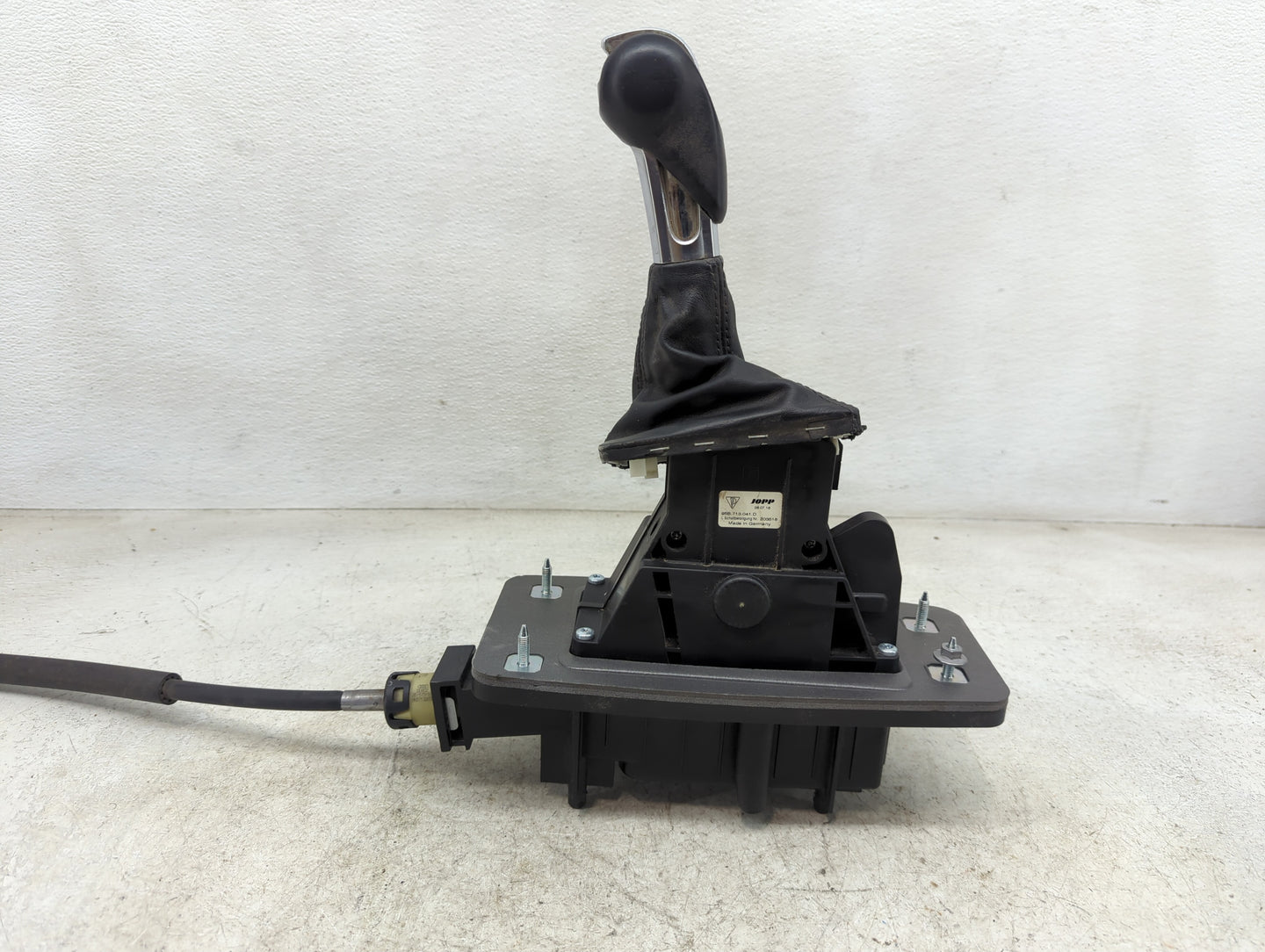 2017 Porsche Macan Floor Console Assembly Shifter 1451490 - Oemusedautoparts1.com