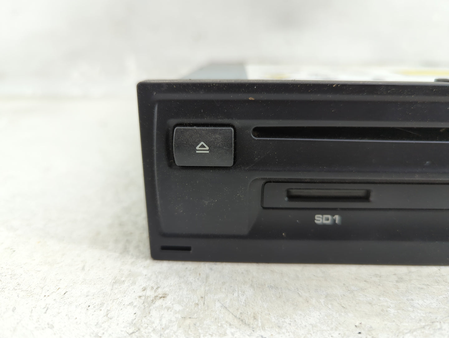 2017-2018 Porsche Macan Radio AM FM Cd Player Receiver Replacement P/N:95B 035 891 E Fits Fits 2017 2018 OEM Used Auto Parts