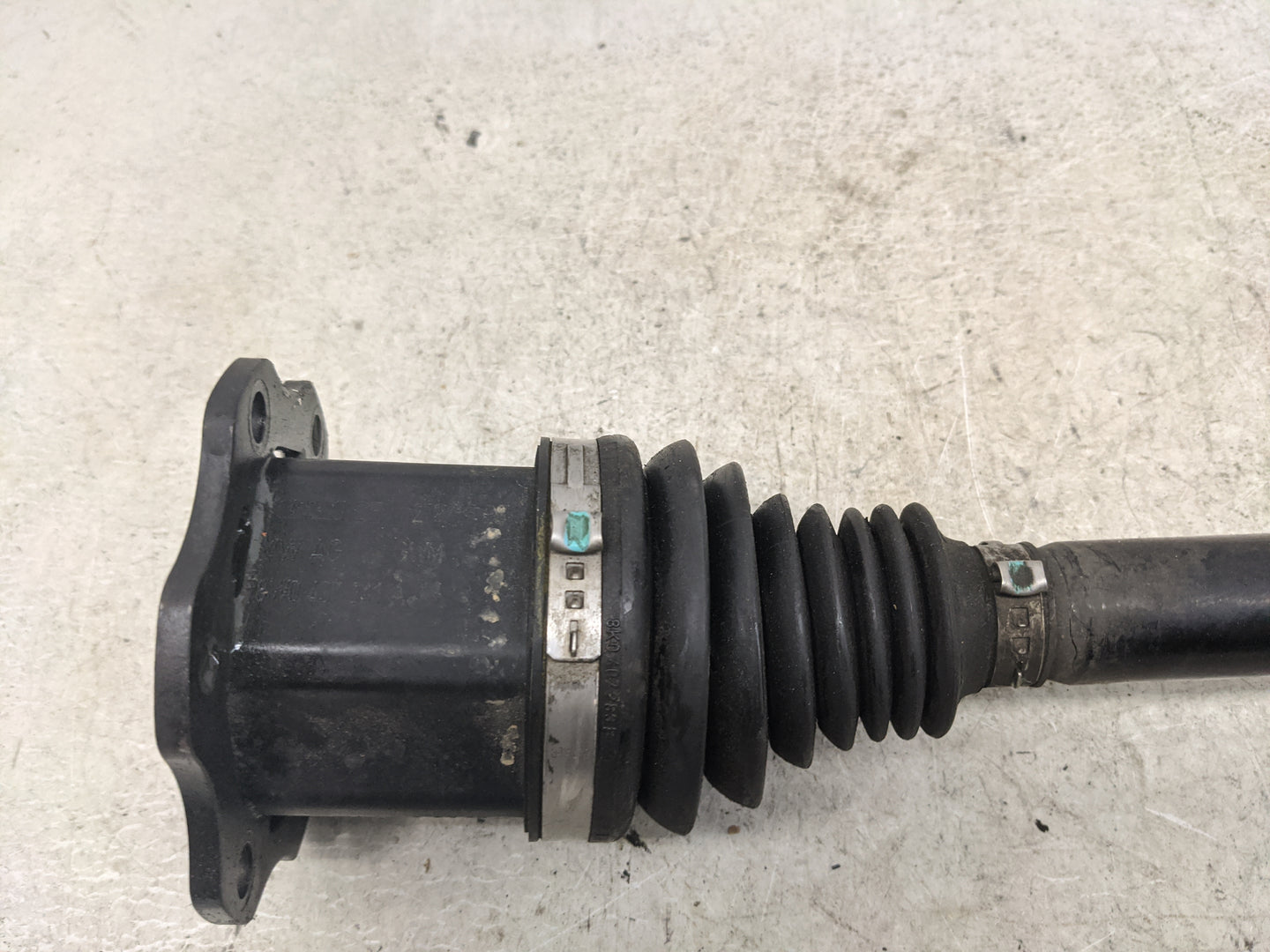 2017-2018 Porsche Macan Axle Shaft Front Driver Cv C/v - Oemusedautoparts1.com