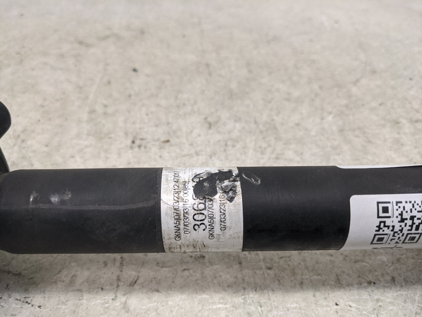 2017-2018 Porsche Macan Axle Shaft Front Driver Cv C/v 1461214 - Oemusedautoparts1.com