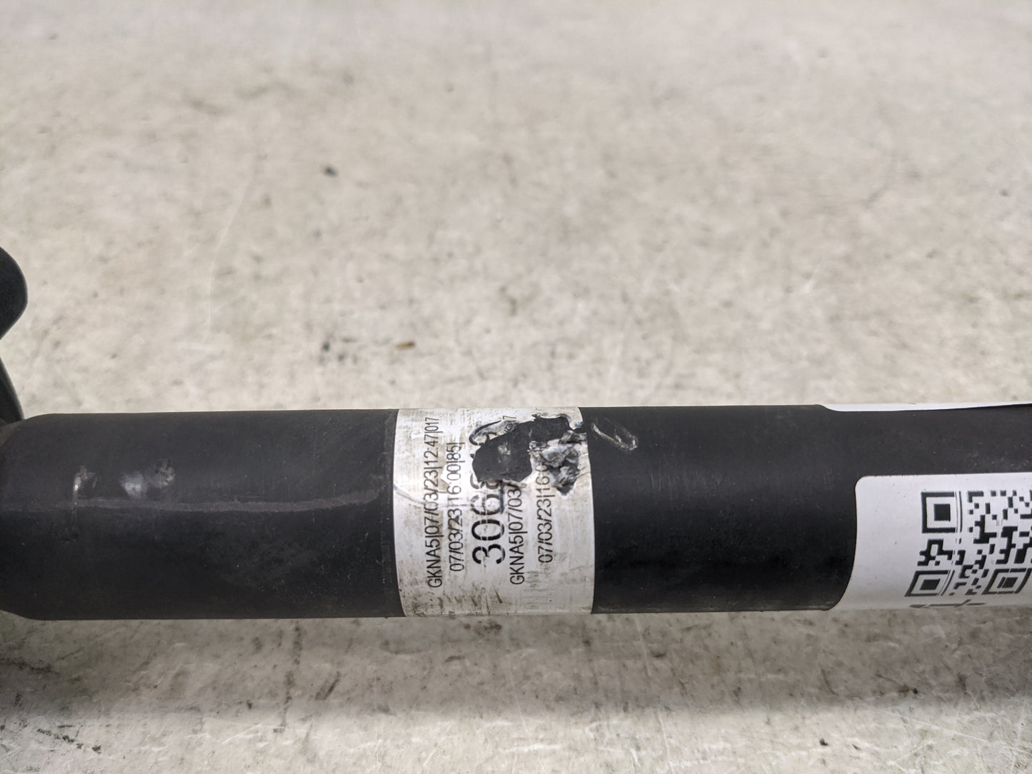 2017-2018 Porsche Macan Axle Shaft Front Driver Cv C/v 1461214 - Oemusedautoparts1.com