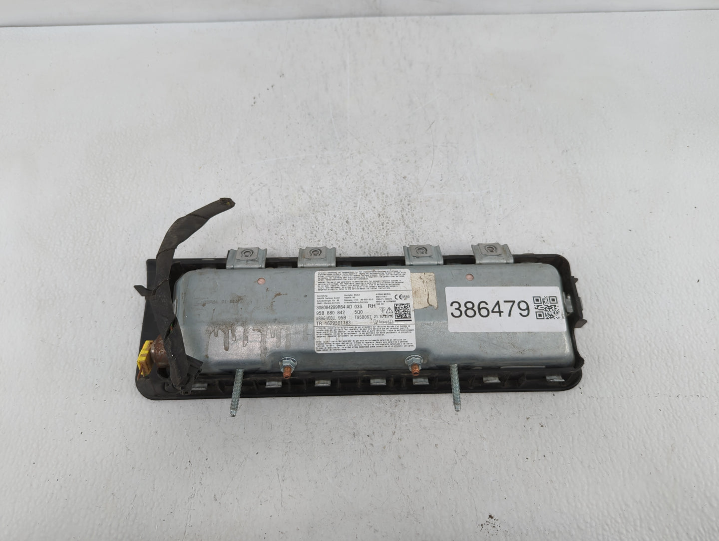 2015-2018 Porsche Macan Air Bag Passenger Right Knee OEM P/N:95B 880 842 Fits Fits 2015 2016 2017 2018 OEM Used Auto Parts -