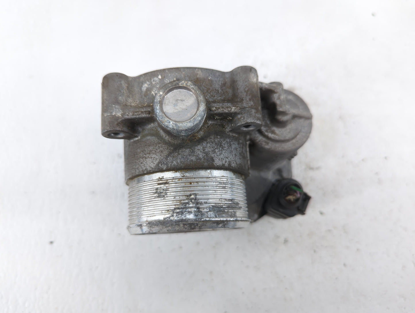 2017-2018 Porsche Macan Throttle Body P/N:06F 133 062 T Fits Fits 2017 2018 OEM Used Auto Parts - Oemusedautoparts1.com