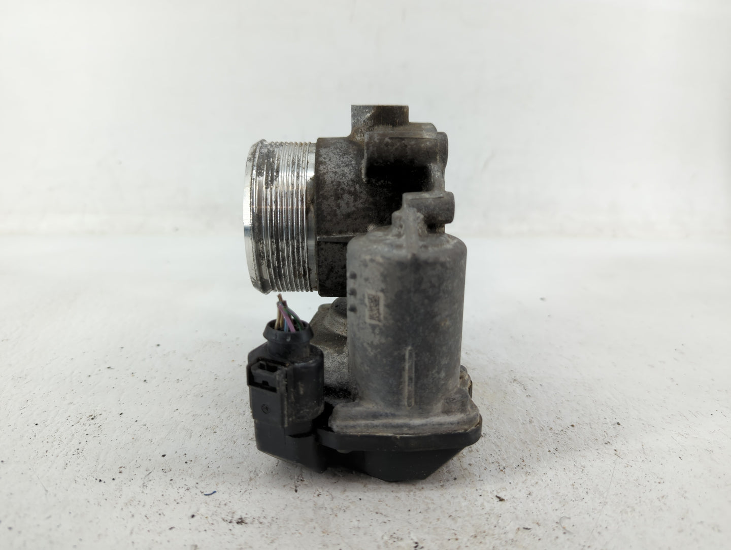 2017-2018 Porsche Macan Throttle Body P/N:06F 133 062 T Fits Fits 2017 2018 OEM Used Auto Parts - Oemusedautoparts1.com