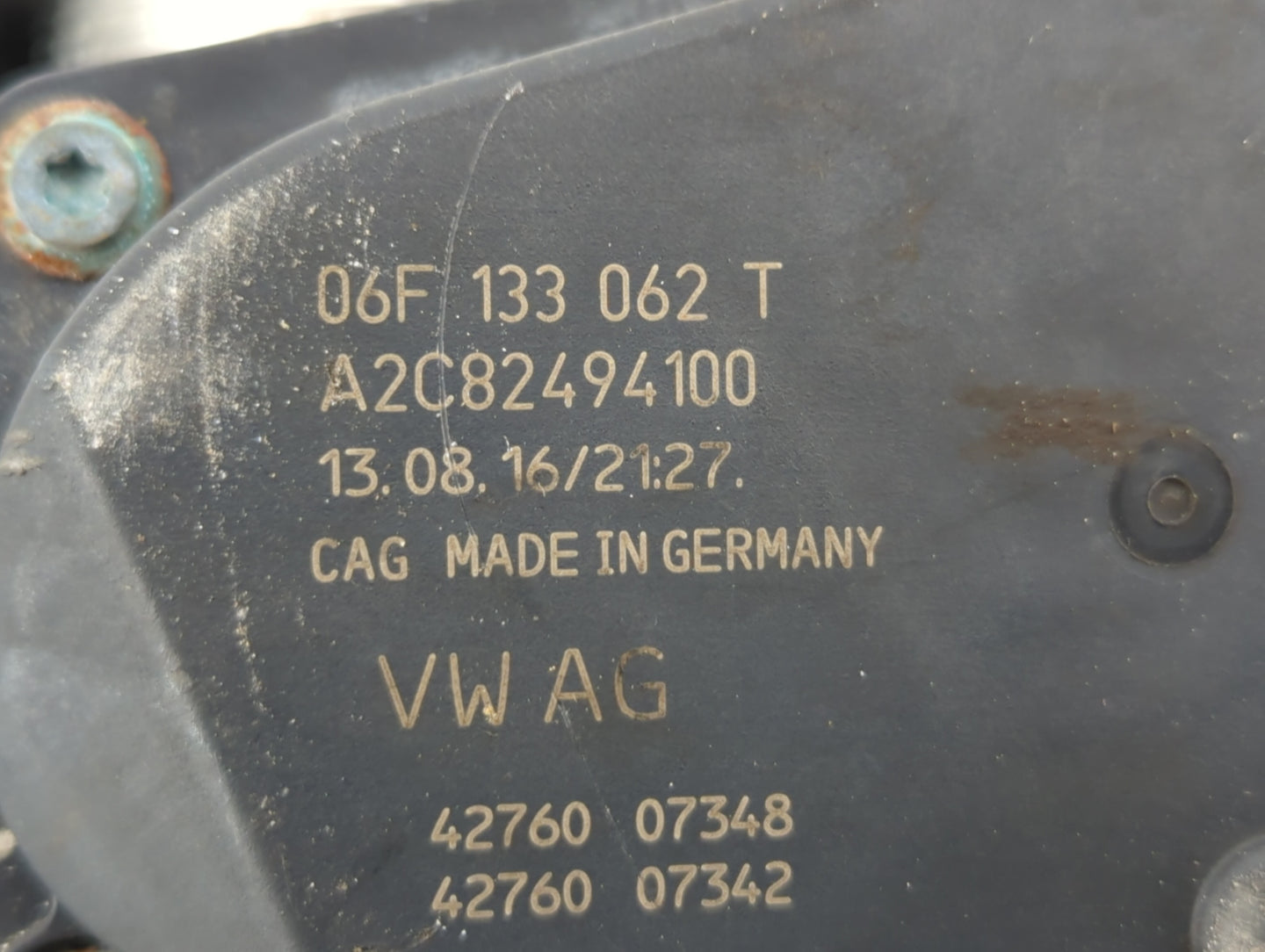 2017-2018 Porsche Macan Throttle Body P/N:06F 133 062 T Fits Fits 2017 2018 OEM Used Auto Parts - Oemusedautoparts1.com