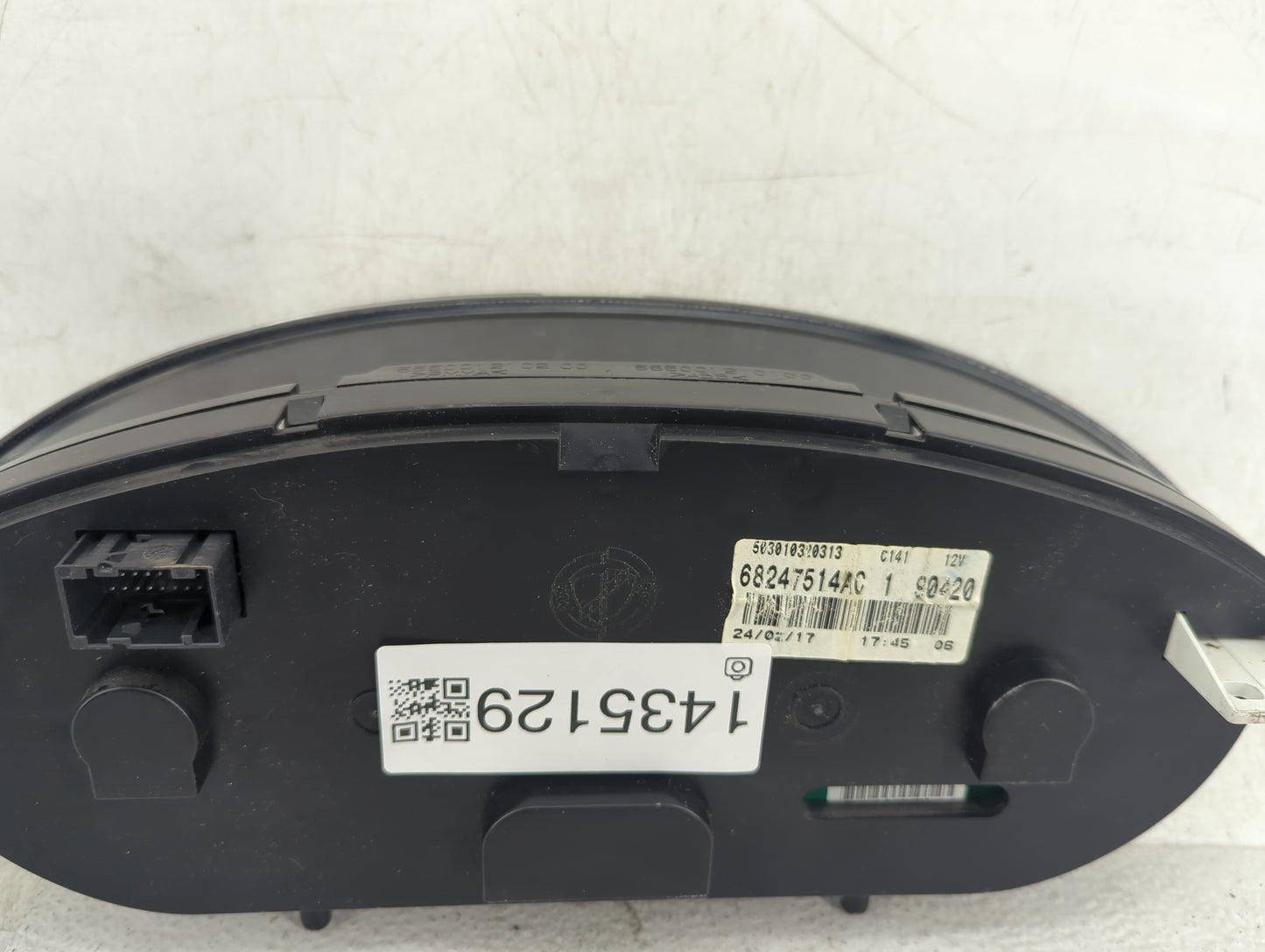 2017 Promaster Promaster Instrument Cluster Speedometer Gauges P/N:68247514AC Fits Fits 2014 2015 2016 2018 2019 2020 OEM Us