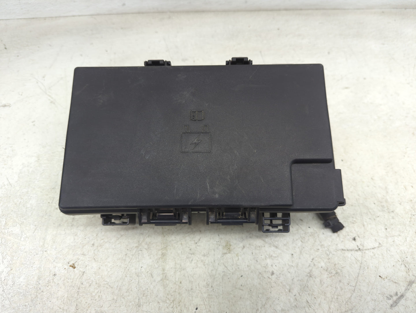 2017 Ram 1500 Fusebox Fuse Box Panel Relay Module P/N:P68322371AB 04692143AA Fits OEM Used Auto Parts - Oemusedautoparts1.co