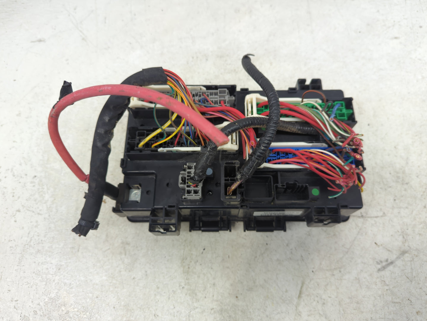 2017 Ram 1500 Fusebox Fuse Box Panel Relay Module P/N:P68322371AB 04692143AA Fits OEM Used Auto Parts - Oemusedautoparts1.co