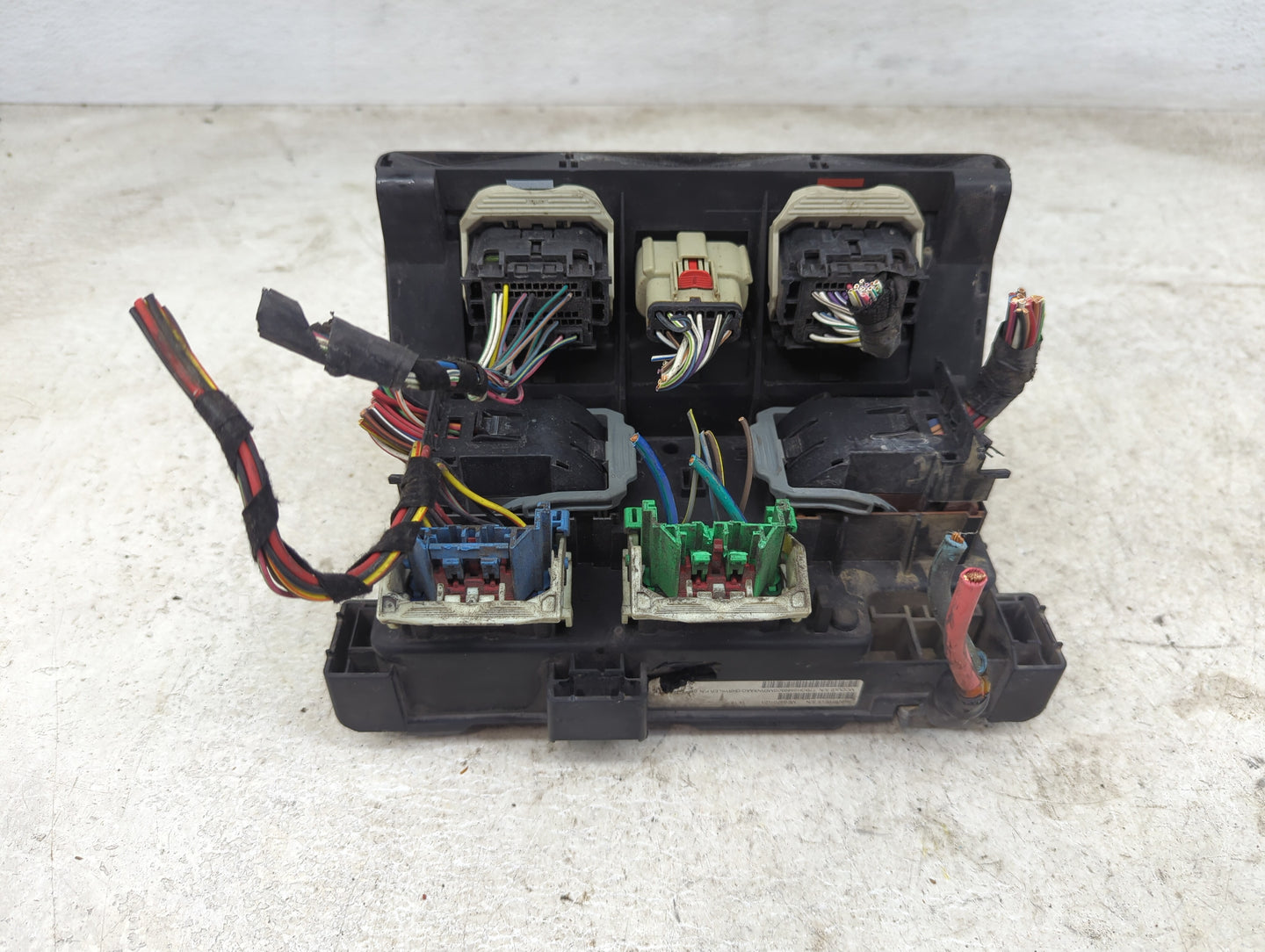 2017 Ram 1500 Fusebox Fuse Box Panel Relay Module P/N:MEG3F01L01 T7BQH258930GMERNXAAO, 04692143AA, 04692149AA Fits OEM Used 