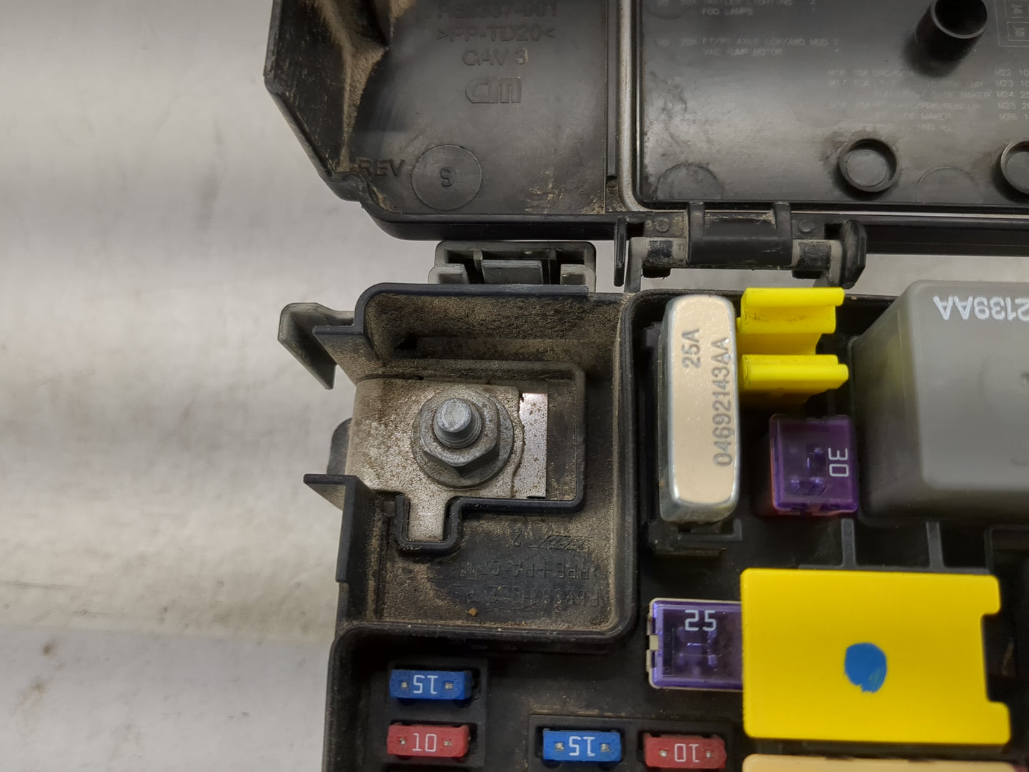 2017 Ram 1500 Fusebox Fuse Box Panel Relay Module P/N:68239606AA RT032842J0, 04692139AA, 04692143AA, 68083380AA Fits OEM Use