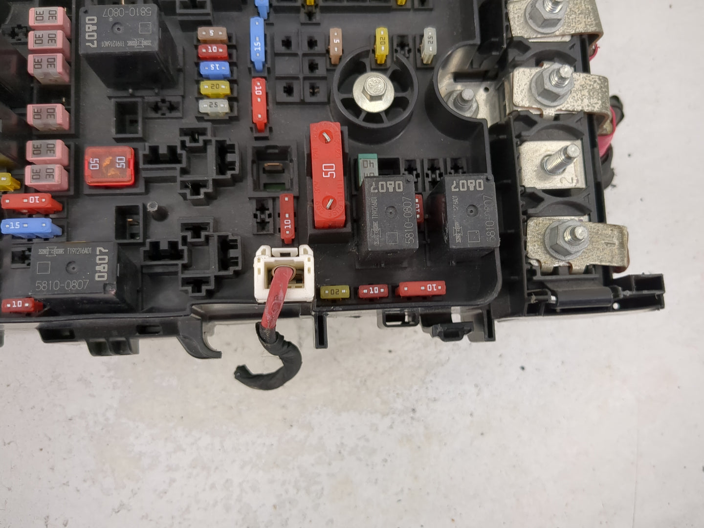 2017 Ram 1500 Fusebox Fuse Box Panel Relay Module P/N:P68441137AB 04692143AA, 8356-5509 Fits OEM Used Auto Parts - Oemusedau
