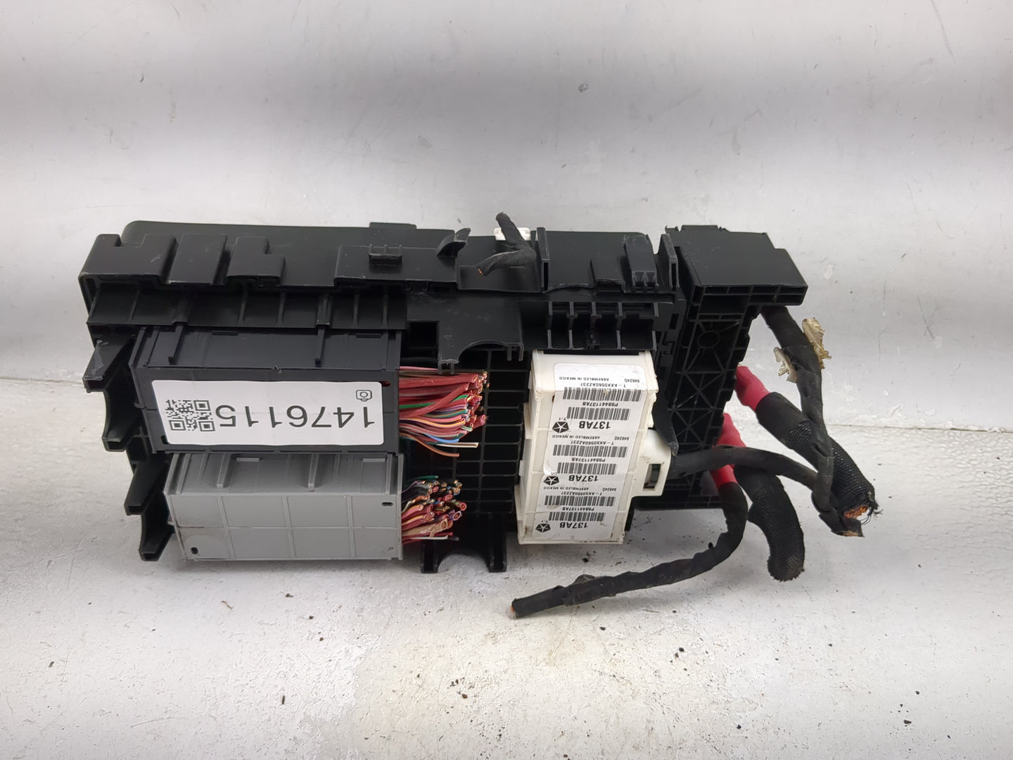 2017 Ram 1500 Fusebox Fuse Box Panel Relay Module P/N:P68441137AB 04692143AA, 8356-5509 Fits OEM Used Auto Parts - Oemusedau