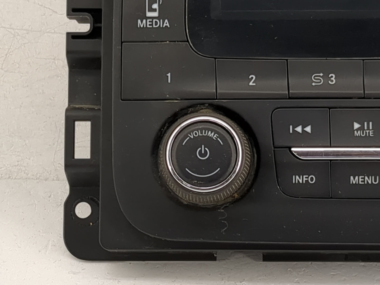 2017-2020 Ram 1500 Radio AM FM Cd Player Receiver Replacement P/N:68271361AB T0MYD108710111 Fits Fits 2017 2018 2019 2020 OE