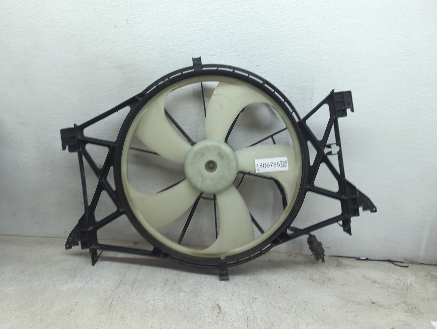 2017 Ram 1500 Electric Radiator Cooling Fan Motor Assembly P/N:268000-9014 Fits OEM Used Auto Parts - Oemusedautoparts1.com
