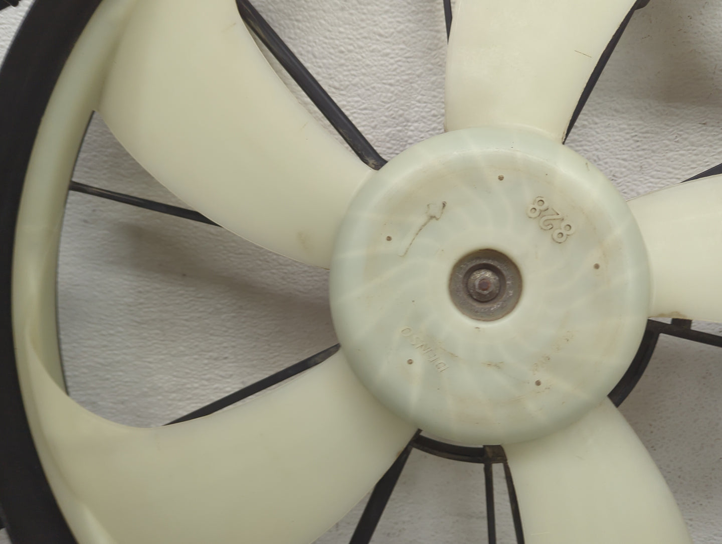 2017 Ram 1500 Electric Radiator Cooling Fan Motor Assembly P/N:268000-9014 Fits OEM Used Auto Parts - Oemusedautoparts1.com