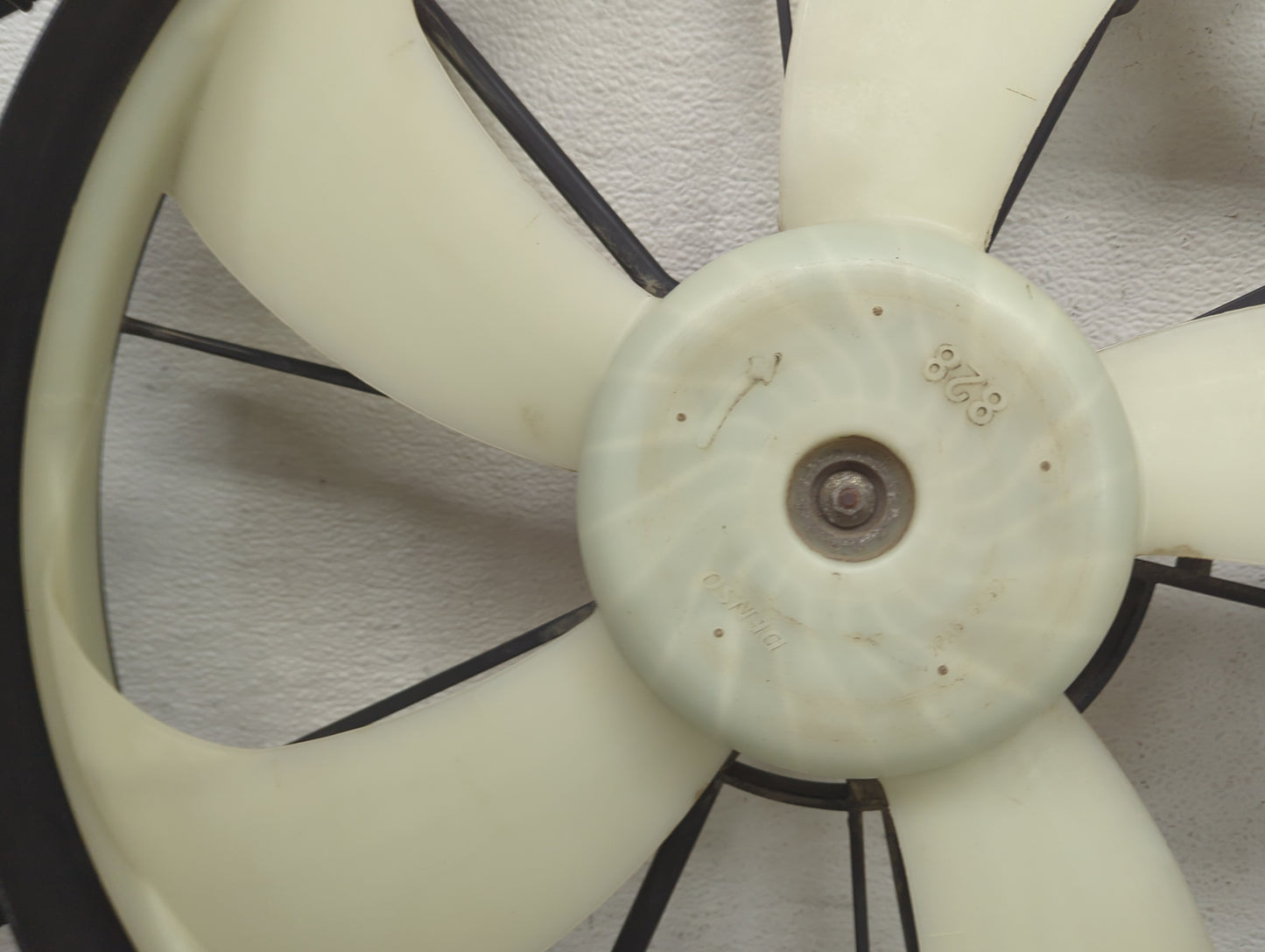 2017 Ram 1500 Electric Radiator Cooling Fan Motor Assembly P/N:268000-9014 Fits OEM Used Auto Parts - Oemusedautoparts1.com