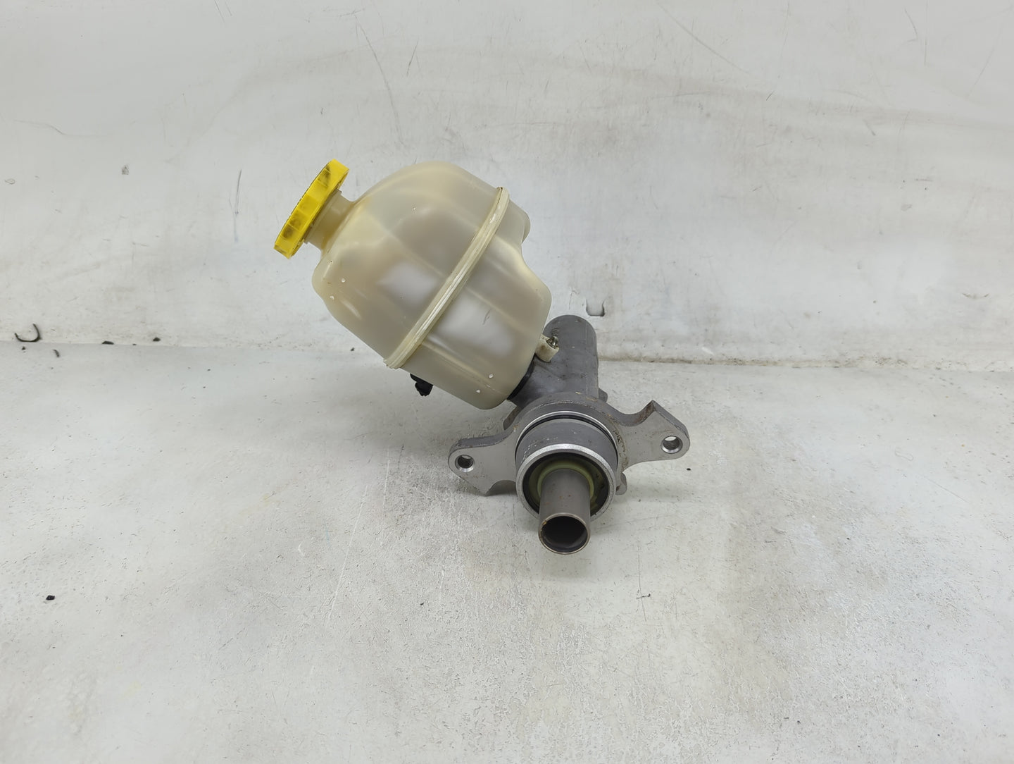 2011-2022 Ram 1500 Brake Master Cylinder 1490341 - Oemusedautoparts1.com