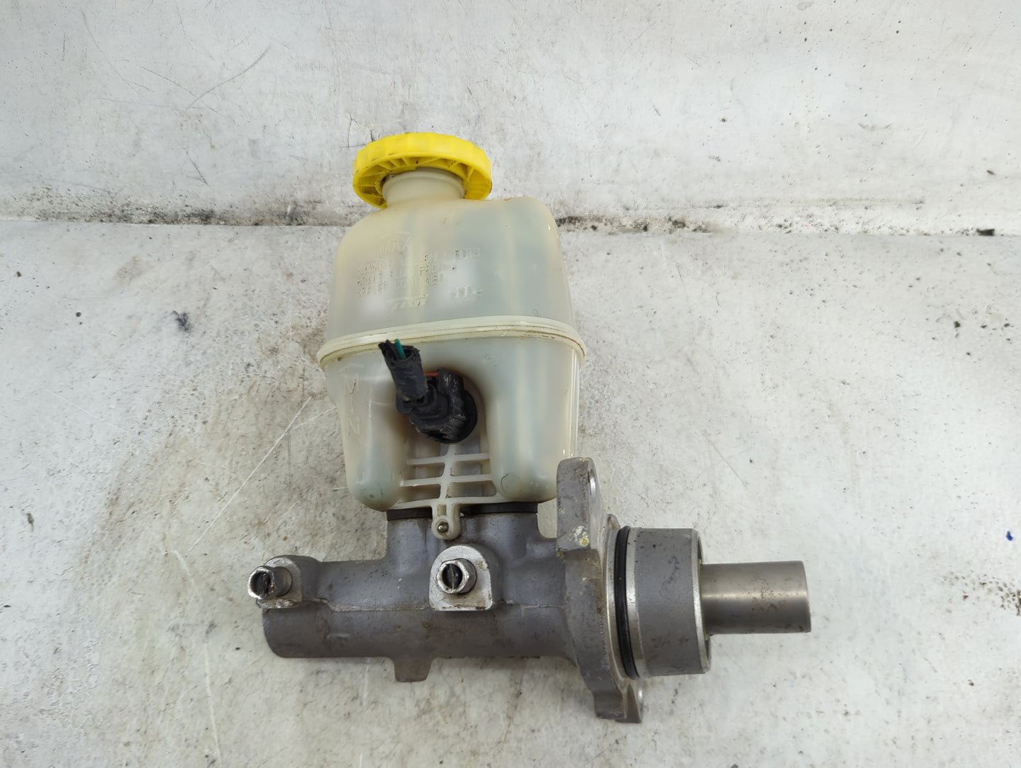 2011-2022 Ram 1500 Brake Master Cylinder 1492434 - Oemusedautoparts1.com