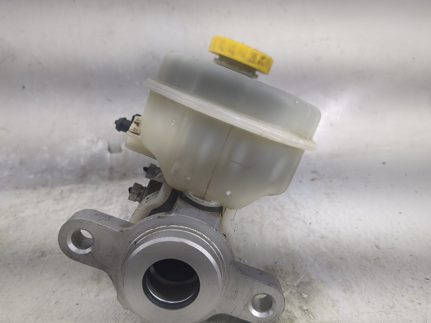 Ram 1500 Brake Master Cylinder 1497008 - Oemusedautoparts1.com