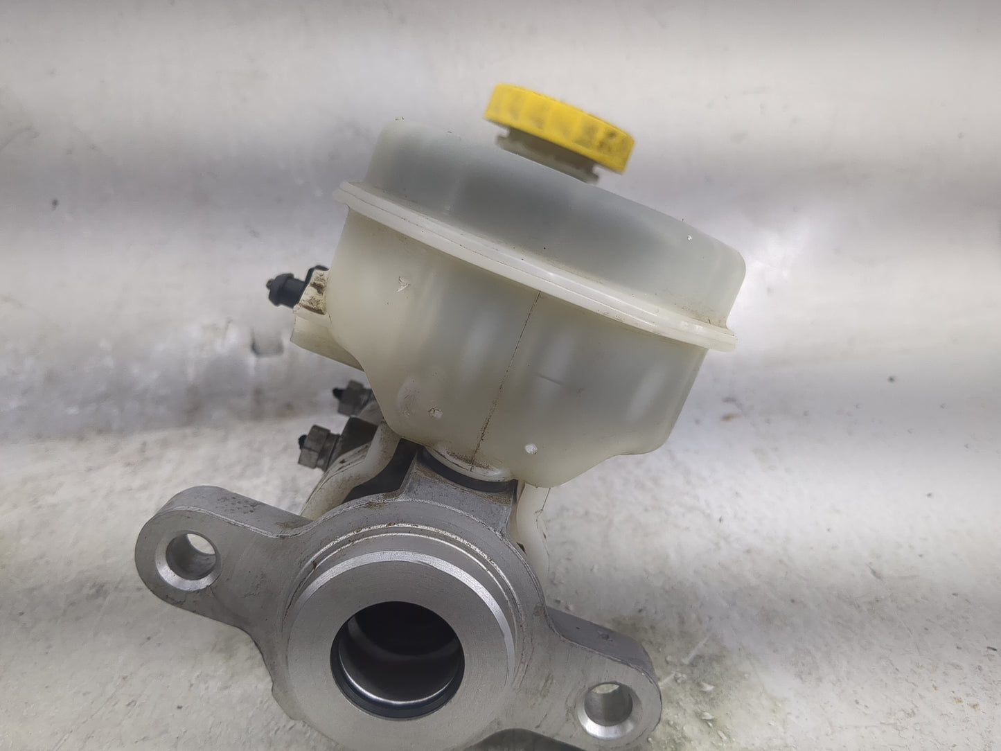 Ram 1500 Brake Master Cylinder 1497008 - Oemusedautoparts1.com
