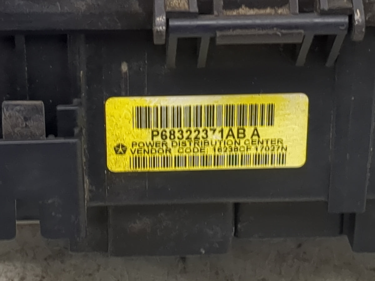 2017 Ram 1500 Fusebox Fuse Box Relay Module Tipm P68322371ab - Oemusedautoparts1.com