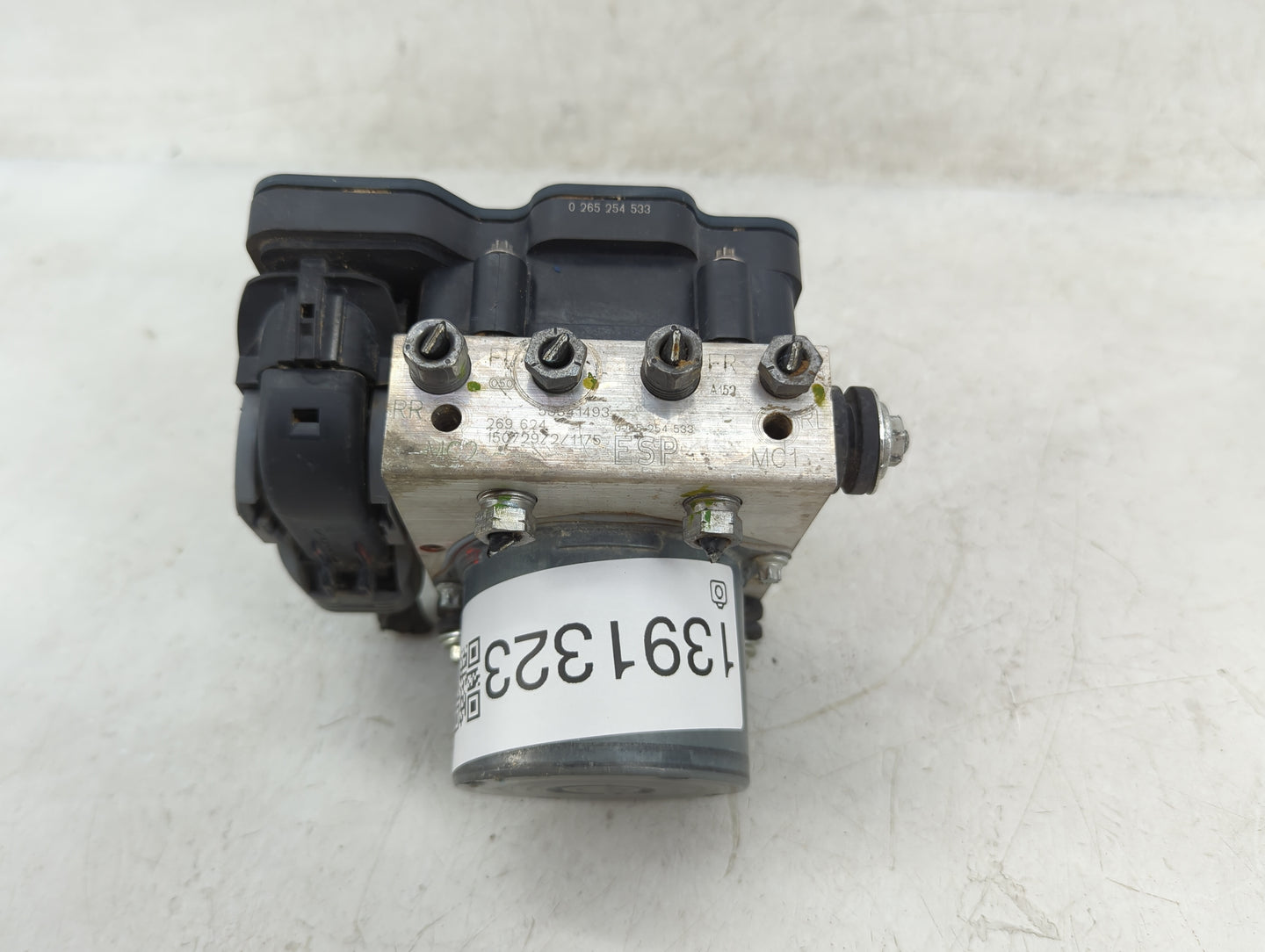 2015-2016 Ram Promaster 3500 ABS Pump Control Module Replacement P/N:00533414930 P68247675AB, P68247675AD Fits Fits 2015 201