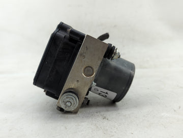 2015-2016 Ram Promaster 3500 ABS Pump Control Module Replacement P/N:00533414930 P68247675AB, P68247675AD Fits Fits 2015 2016 OEM Used Auto Parts