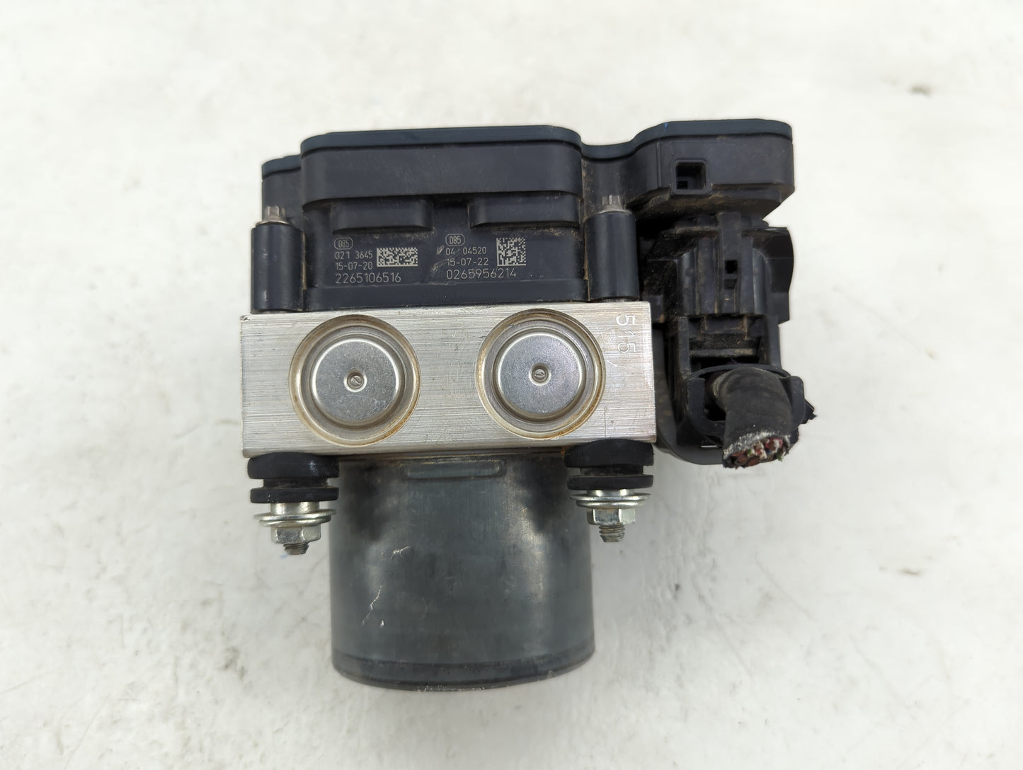2015-2016 Ram Promaster 3500 ABS Pump Control Module Replacement P/N:00533414930 P68247675AB, P68247675AD Fits Fits 2015 201