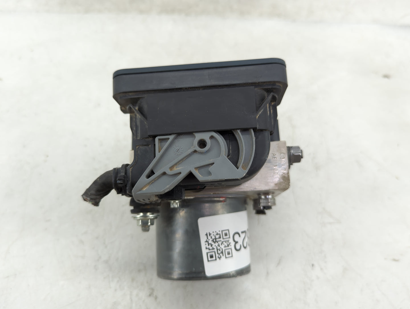 2015-2016 Ram Promaster 3500 ABS Pump Control Module Replacement P/N:00533414930 P68247675AB, P68247675AD Fits Fits 2015 201