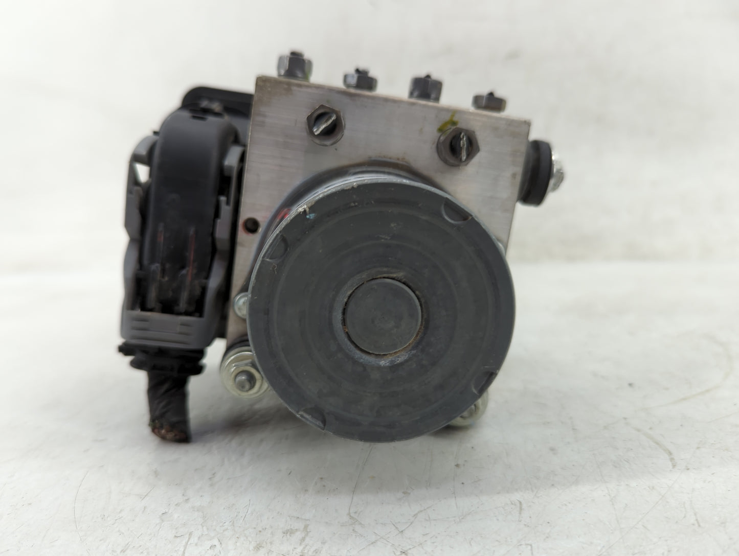 2015-2016 Ram Promaster 3500 ABS Pump Control Module Replacement P/N:00533414930 P68247675AB, P68247675AD Fits Fits 2015 201