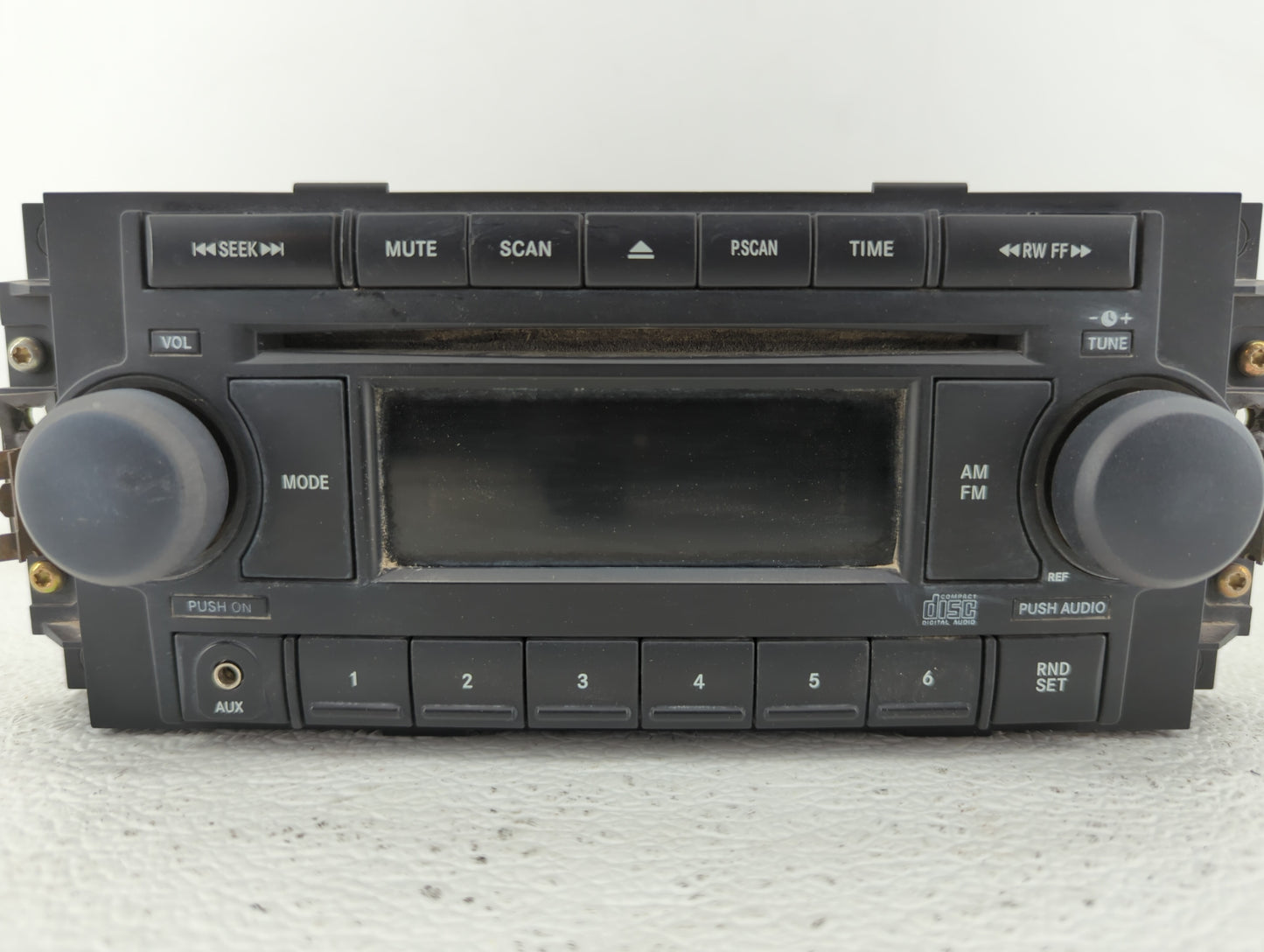 2017 Saturn Vue Radio AM FM Cd Player Receiver Replacement P/N:P05064173AE Fits OEM Used Auto Parts - Oemusedautoparts1.com