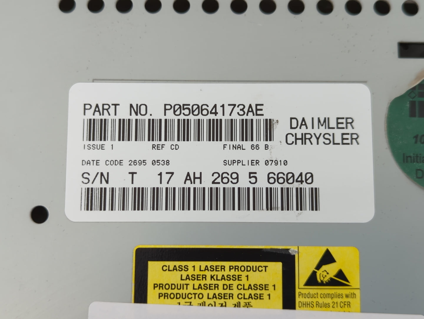 2017 Saturn Vue Radio AM FM Cd Player Receiver Replacement P/N:P05064173AE Fits OEM Used Auto Parts - Oemusedautoparts1.com