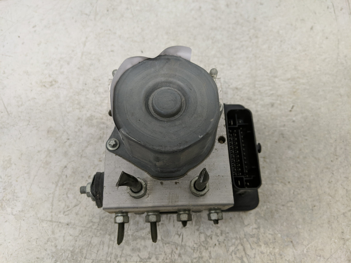 2017 Subaru Brz ABS Pump Control Module Replacement P/N:16112AA400 Fits OEM Used Auto Parts - Oemusedautoparts1.com