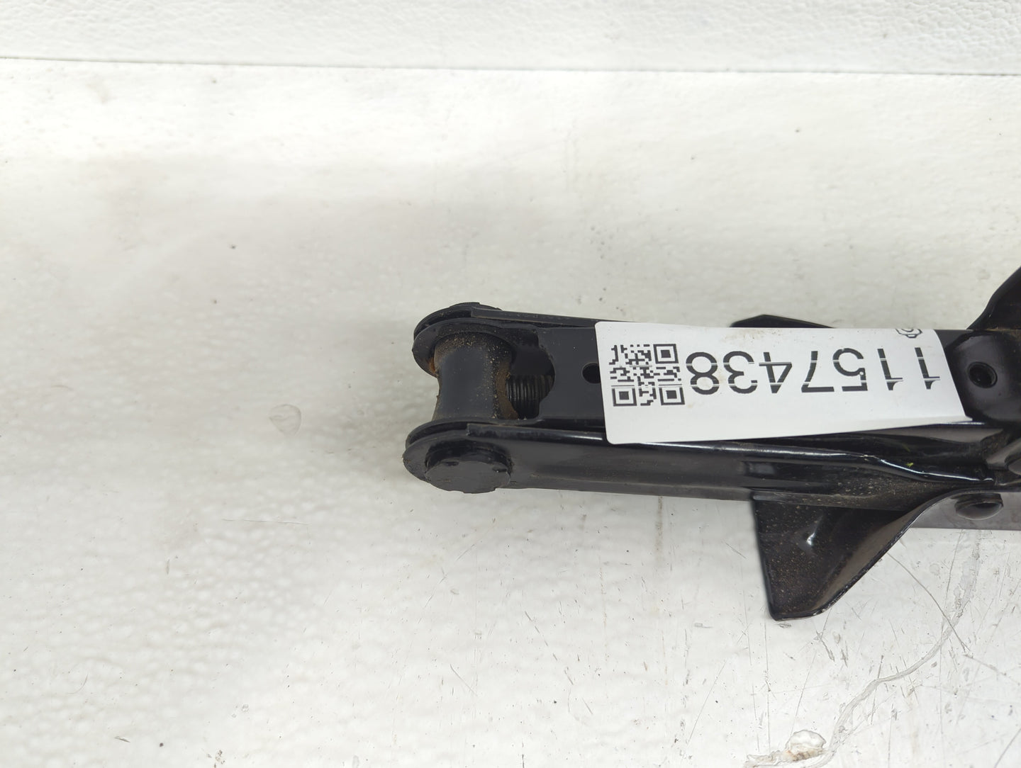 2017 Subaru Forester Spare Scissor Car Jack - Oemusedautoparts1.com