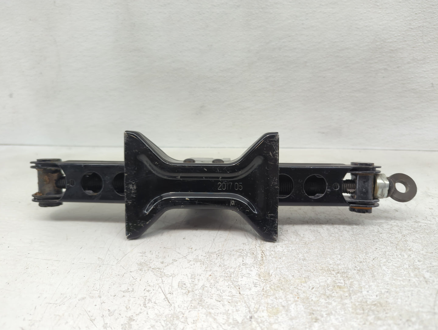 2017 Subaru Forester Spare Scissor Car Jack - Oemusedautoparts1.com
