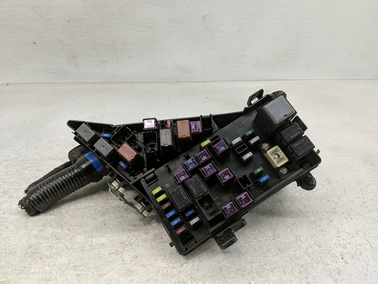 2016-2018 Subaru Forester Fusebox Fuse Box Panel Relay Module P/N:MB100200B Fits Fits 2016 2017 2018 OEM Used Auto Parts - O