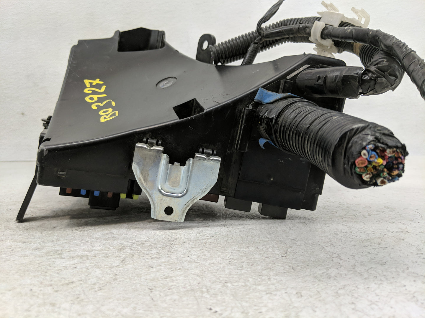 2016-2018 Subaru Forester Fusebox Fuse Box Panel Relay Module P/N:MB100200B Fits Fits 2016 2017 2018 OEM Used Auto Parts - O