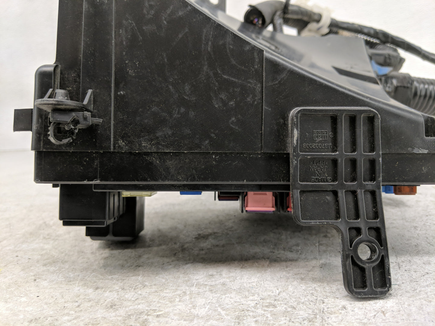 2016-2018 Subaru Forester Fusebox Fuse Box Panel Relay Module P/N:MB100200B Fits Fits 2016 2017 2018 OEM Used Auto Parts - O