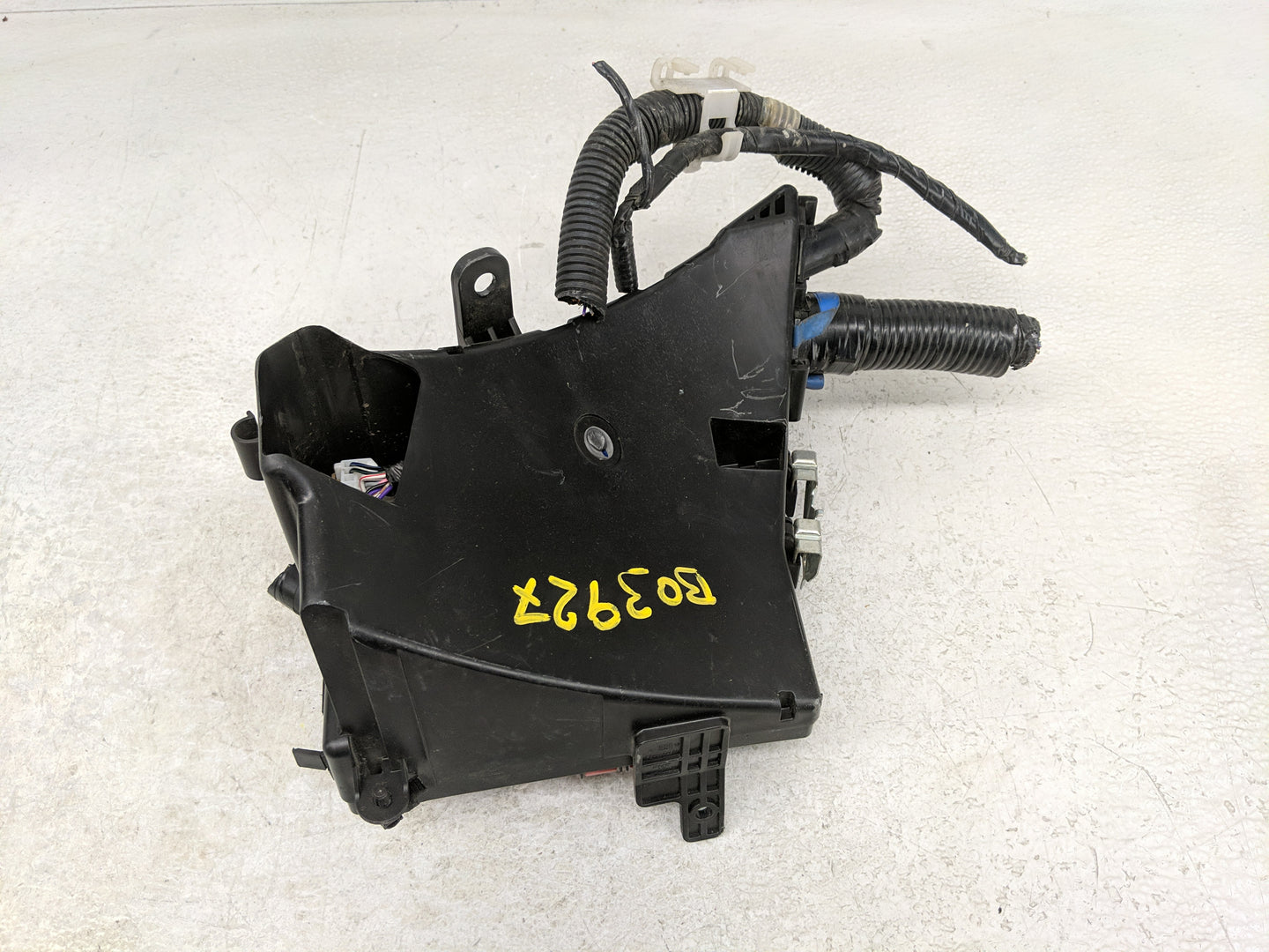 2016-2018 Subaru Forester Fusebox Fuse Box Panel Relay Module P/N:MB100200B Fits Fits 2016 2017 2018 OEM Used Auto Parts - O