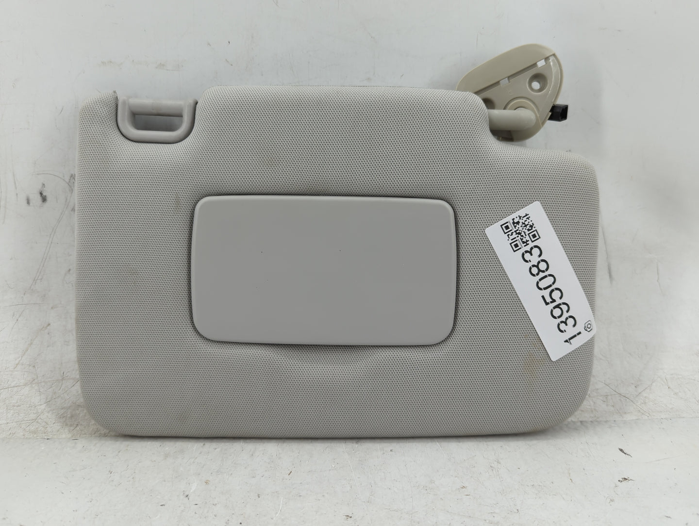 2017 Subaru Forester Sun Visor Shade Replacement Passenger Right Mirror Fits OEM Used Auto Parts - Oemusedautoparts1.com