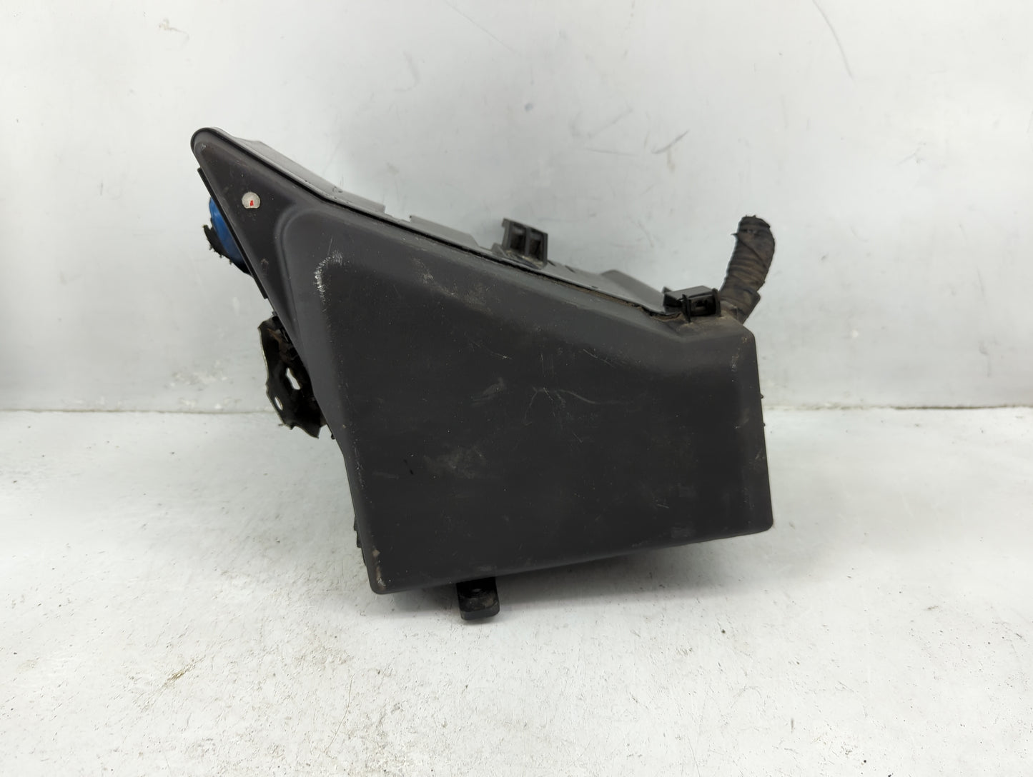 2016-2018 Subaru Forester Fusebox Fuse Box Panel Relay Module P/N:MB100200B Fits Fits 2016 2017 2018 OEM Used Auto Parts - O