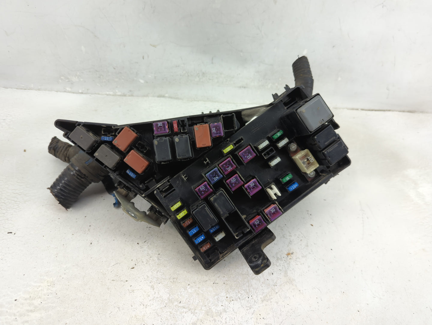 2016-2018 Subaru Forester Fusebox Fuse Box Panel Relay Module P/N:MB502000B Fits Fits 2016 2017 2018 OEM Used Auto Parts - O