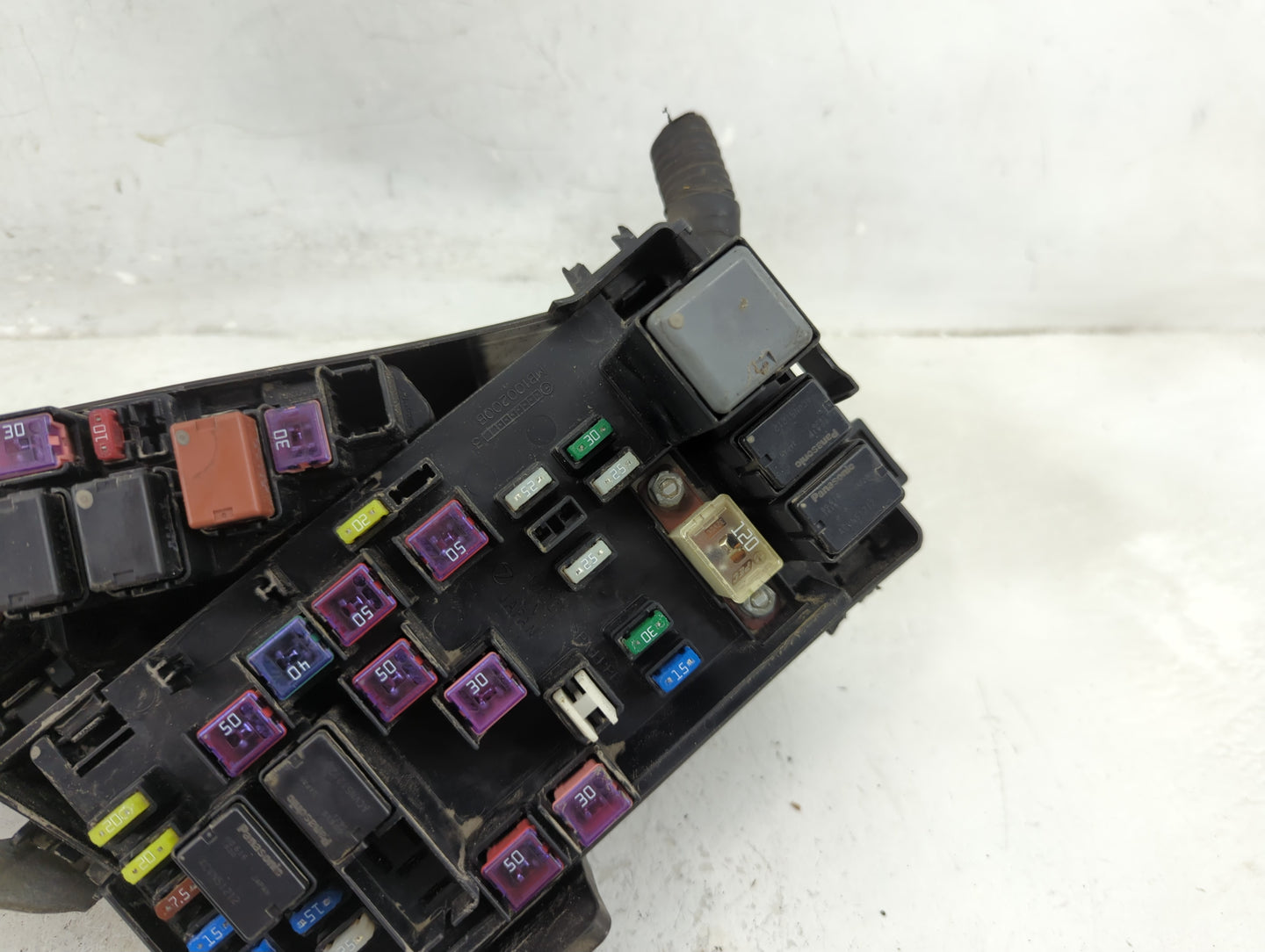 2016-2018 Subaru Forester Fusebox Fuse Box Panel Relay Module P/N:MB502000B Fits Fits 2016 2017 2018 OEM Used Auto Parts - O