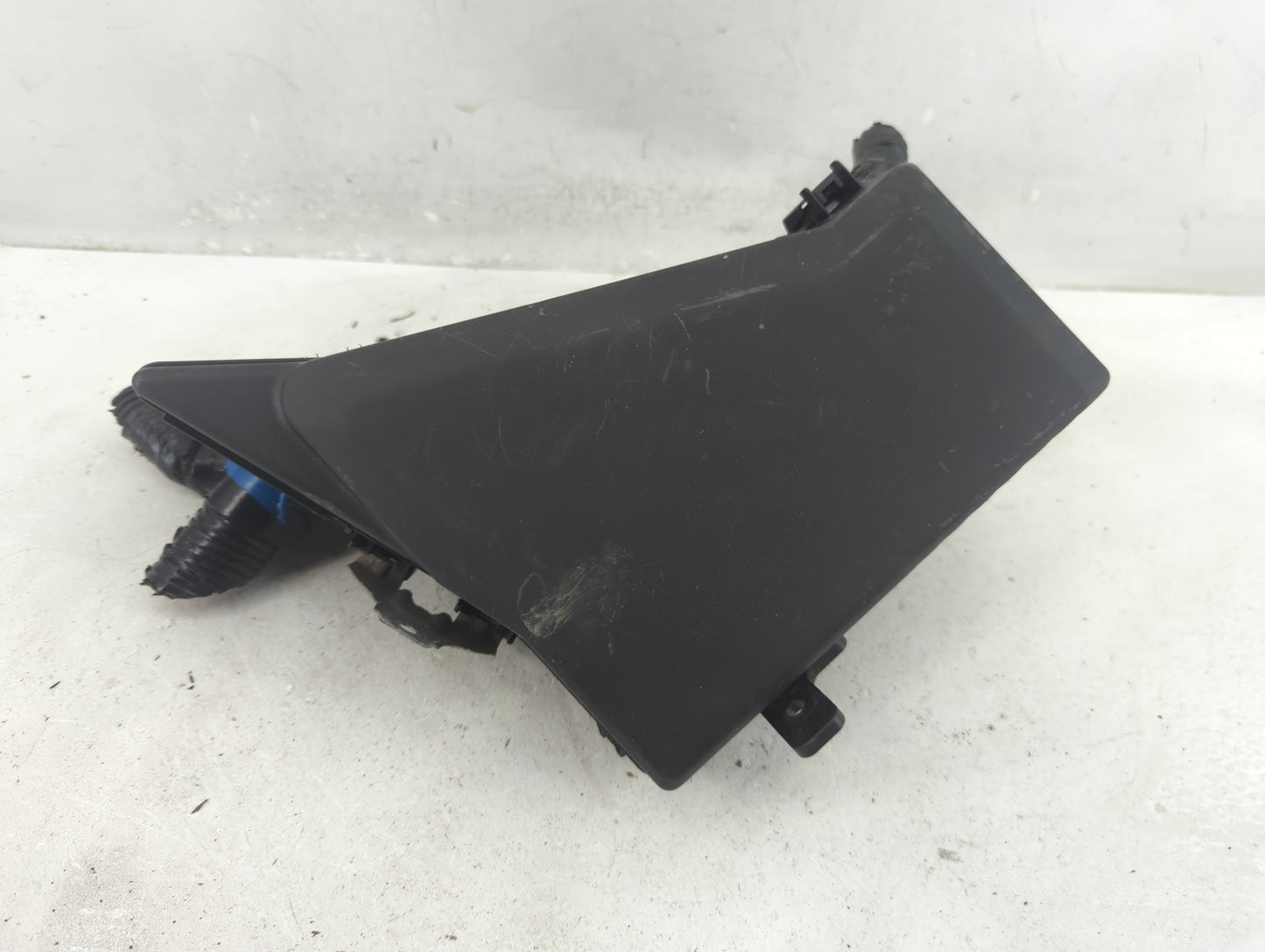 2017-2018 Subaru Forester Fusebox Fuse Box Panel Relay Module P/N:MB502000B Fits Fits 2017 2018 OEM Used Auto Parts - Oemuse