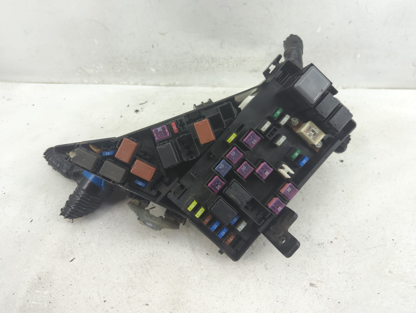 2017-2018 Subaru Forester Fusebox Fuse Box Panel Relay Module P/N:MB502000B Fits Fits 2017 2018 OEM Used Auto Parts - Oemuse